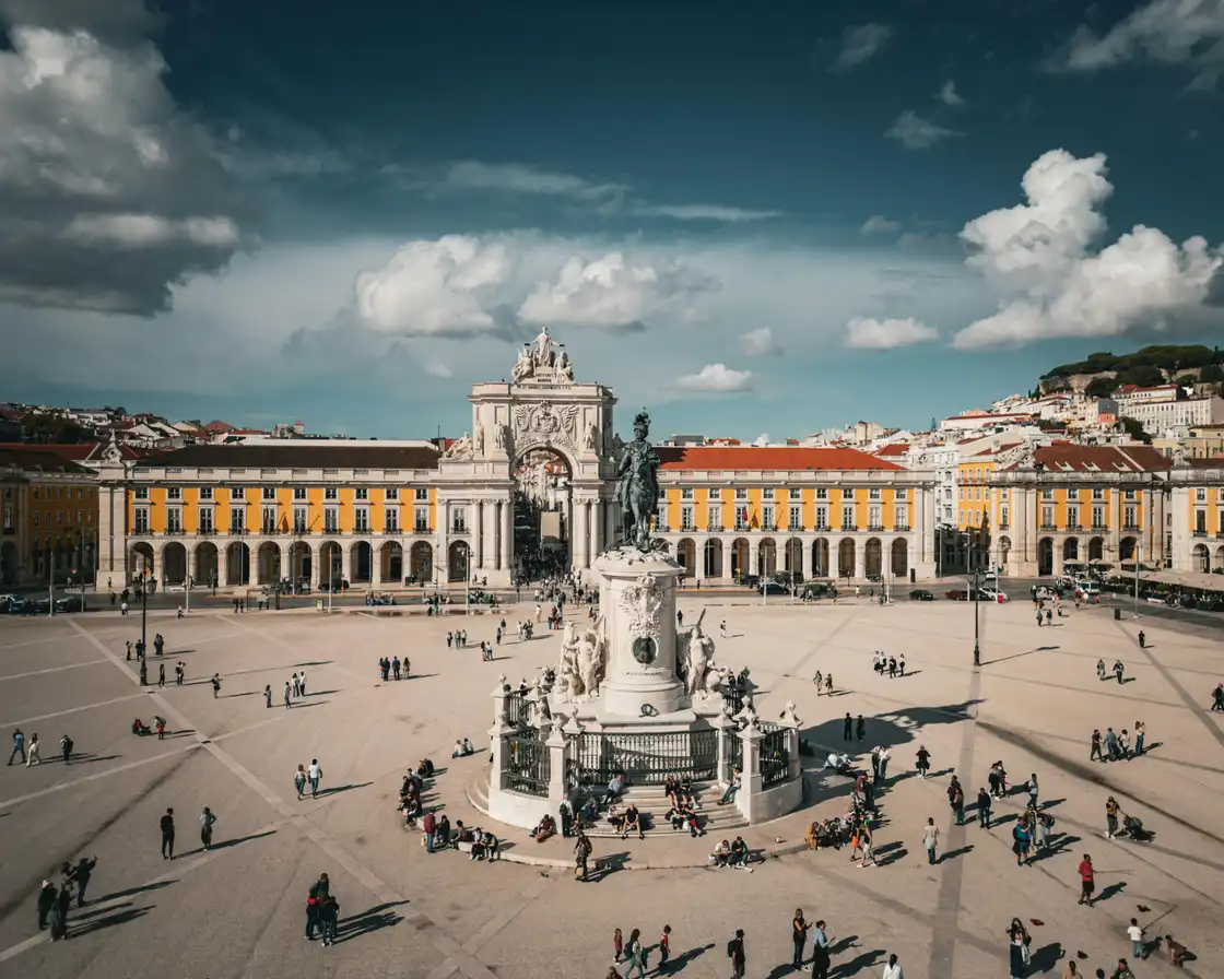 Praça do Comércio seen from above with its arcades, the Rua Augusta arch and the equestrian statue